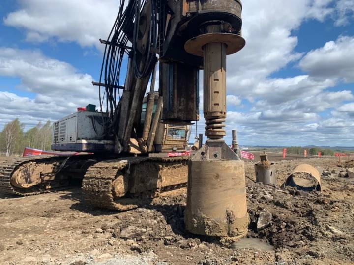 高原冻土施工场景